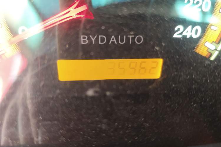 Used BYD F3 2015 Energy-Efficient Model 1.5L Manual Comfort Edition Odometer Close Up