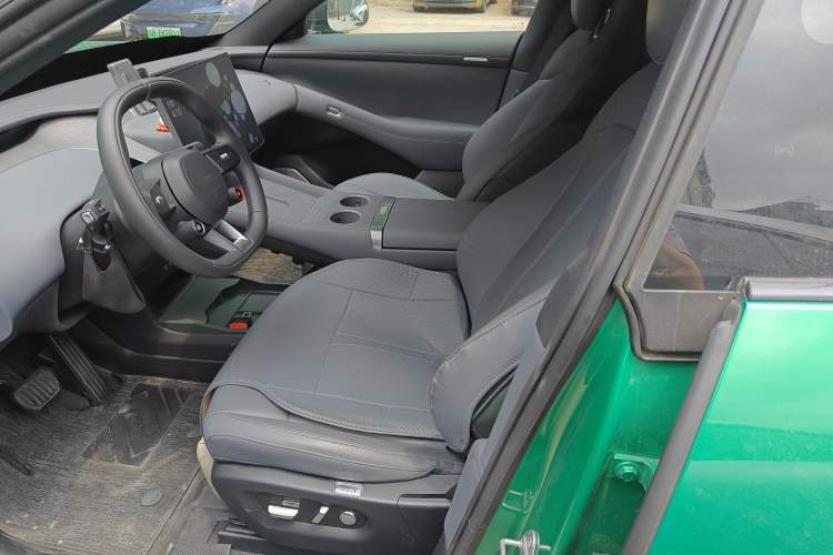 Used Xiaomi Auto YU7 2025 Ultra-Long Range Rear-Wheel Drive Version Left Front Seat