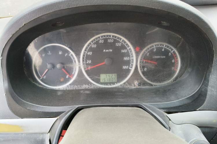 Used Foton Scenic 2014 2.0L Express Standard Long-Wheelbase High-Roof Version 486EQV4
