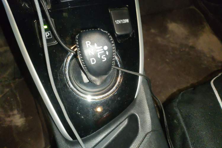 Used Toyota Levin 2017 Revised Dual-Engine 1.8H GS E-CVT Elite Sunroof Version China V Standard
