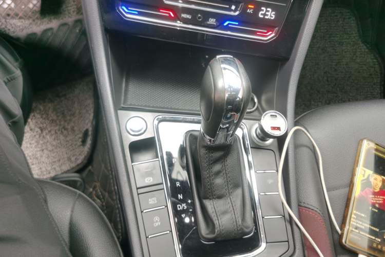 Used Volkswagen Bora 2021 1.5L Automatic Elite Smart Connect Edition Gear Lever