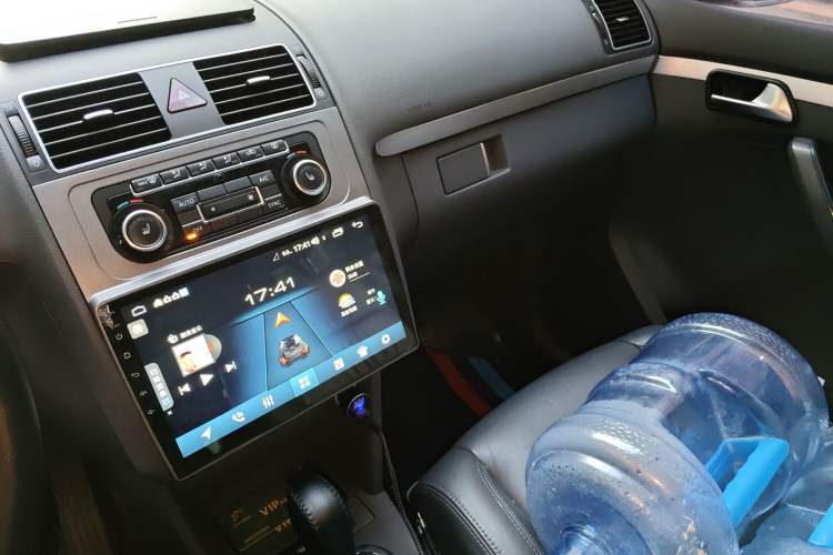 Used Volkswagen Touran 2015 1.4T DSG Flagship Edition 5-seater Audio And AC Panel