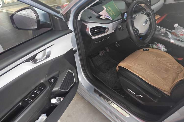 Used Geometry A 2019 High-Value Standard Range Cube Edition Driver Seat