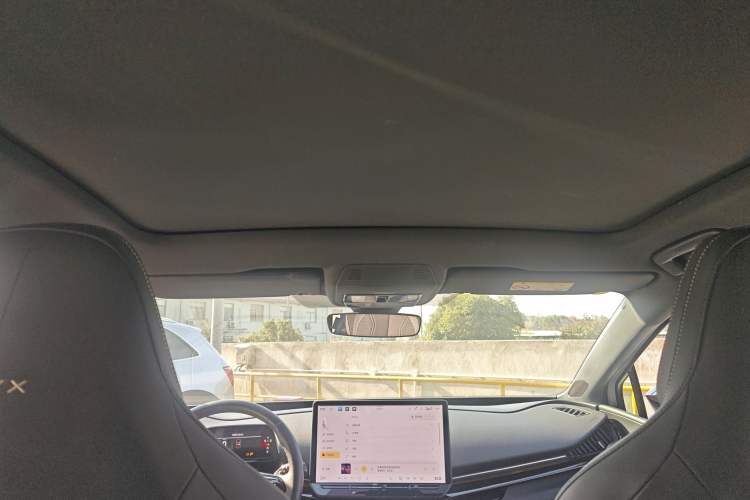 Used Volkswagen ID.UNYX 2024 Pro Long-Range Version