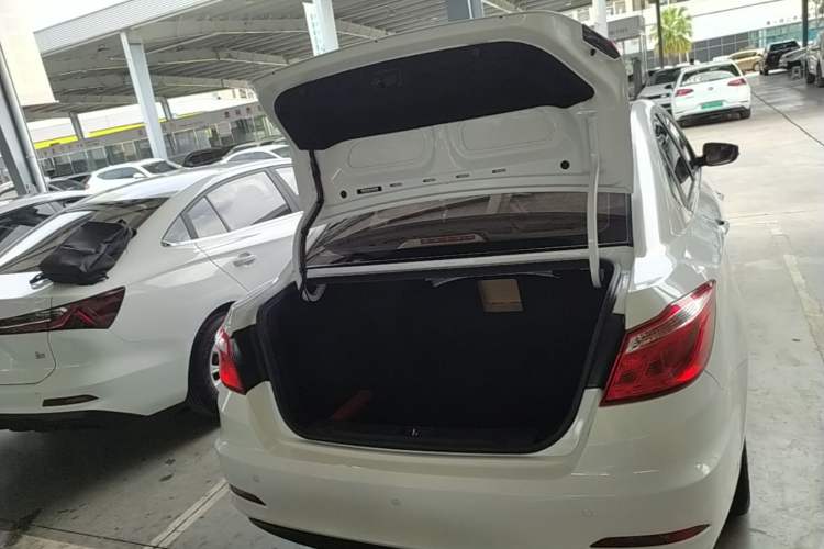 Used CHANGAN Eado 2015 1.6L Manual Luxury Model China V Standard