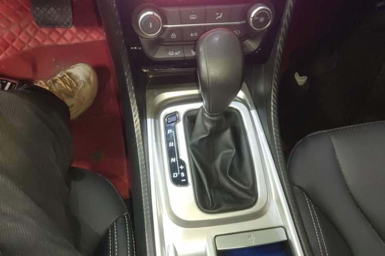 Used JMC Yusheng S330 2016 1.5L GTDi Automatic Two-Wheel Drive Prestige Edition