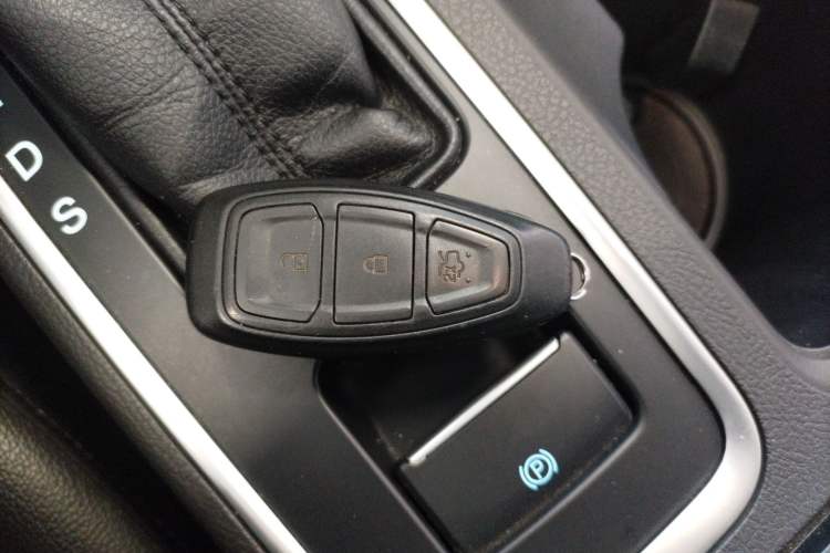 Used Ford Kuga 2019 EcoBoost 180 Two-Wheel-Drive Titanium Plus Model China V Standard
