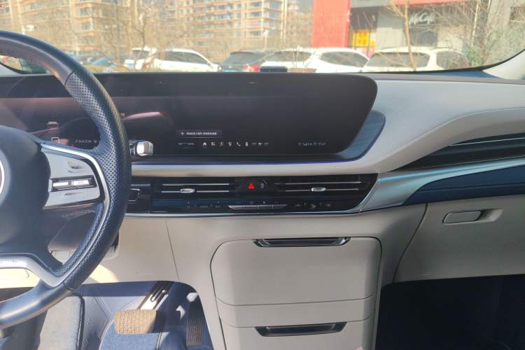 Used Buick Century 2023 2.0T Six-Seater Yinshi Edition
