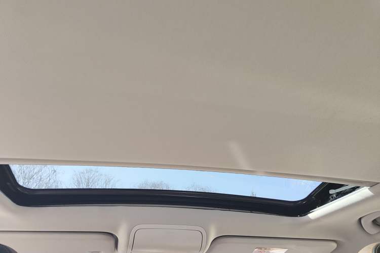 Used FAW Senya R7 2017 1.6L Manual Luxury Model
