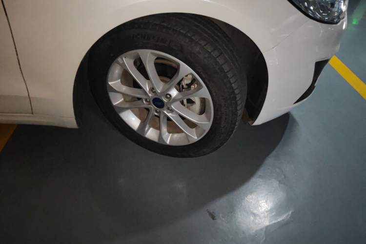 Used Ford Mondeo 2018 EcoBoost 180 Smart Control Fashion Model China V Standard Right Front Wheel Hub