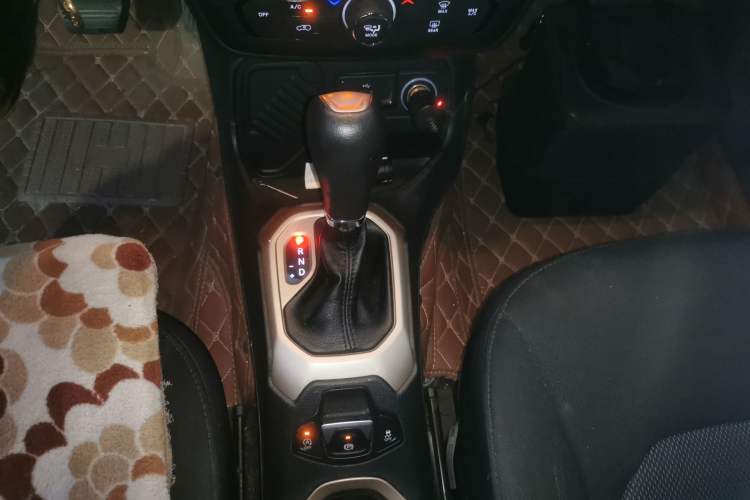 Used Jeep Renegade 2018 Connected Large Screen Version 180T Automatic Kinetic Edition+