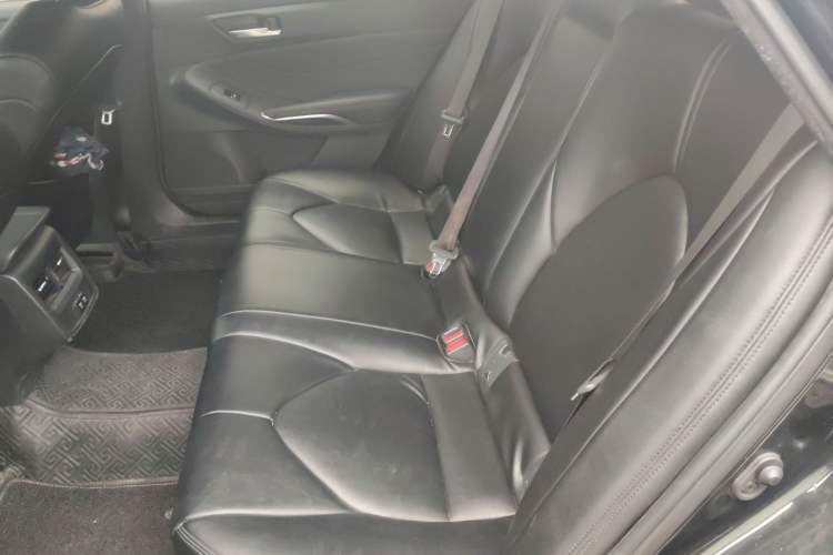 Used Toyota Avalon 2019 2.0L Ambition Edition China VI