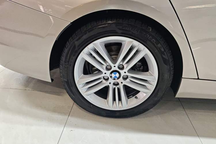 Used BMW 3 Series 2016 320Li Ambition Model
