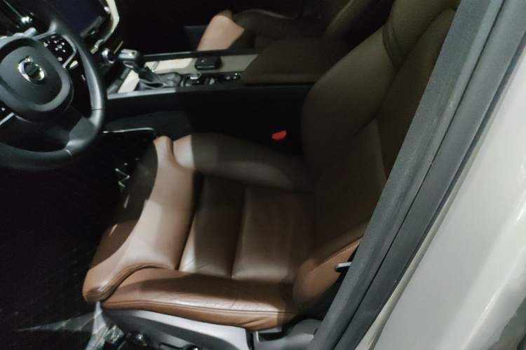 Used Volvo XC60 2020 T5 4x4 Smart Luxury Edition
