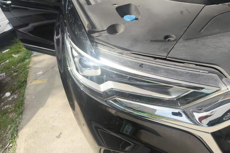 Used Hongqi HS5 2022 2.0T Smart Connect Flagship Edition Right Front Headlight