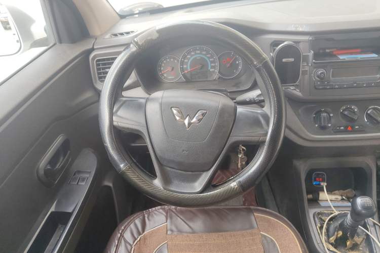Used Wuling Hongguang V 2019 1.5L Enjoyment Version China VI LAR