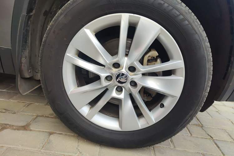 Used Skoda Kodiaq 2018 Facelifted TSI330 5-Seater Two-Wheel-Drive Luxury Enjoyment Edition
