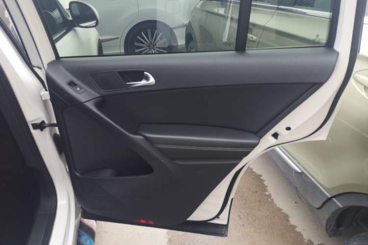 Used Volkswagen Tiguan L 2017 300TSI Automatic Two-Wheel Drive Silk Road Luxury Edition