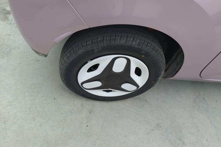 Used Geely Galaxy Panda 2025 210 km – Yuanqi Bear Right Rear Wheel Hub