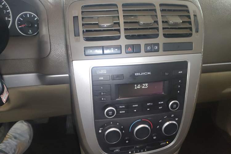 Used Buick GL8 2014 2.4L Classic Edition