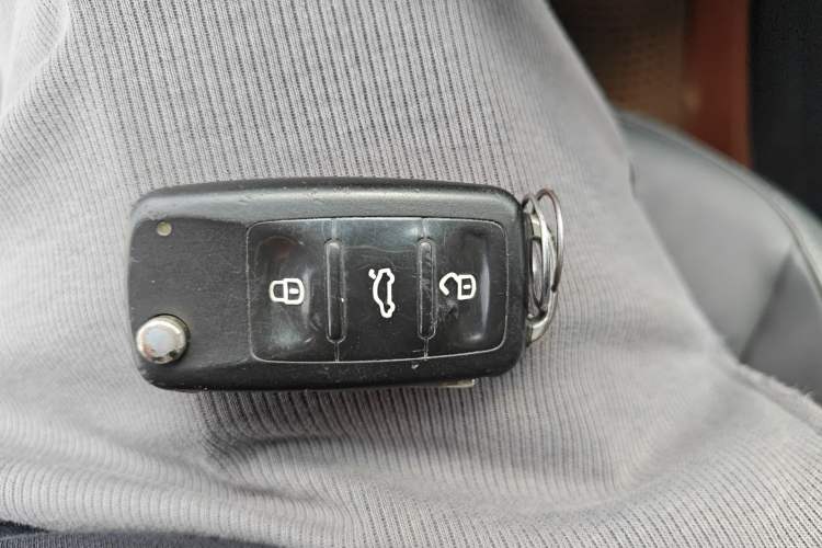 Used Volkswagen Lavida 2015 1.6L Manual Comfort Edition Vehicle Key