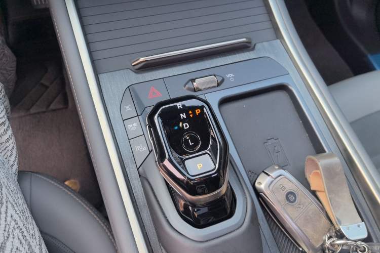 Used Ford Edge 2023 Edge L 2.0T EcoBoost E-Hybrid Four-Wheel Drive Seven-Seat Supreme Model