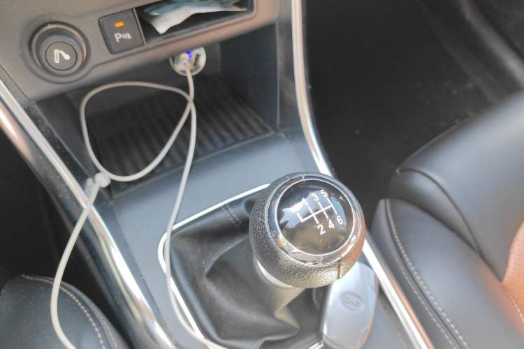 Used BYD Song 2016 1.5TI Manual Luxury Model Gear Lever