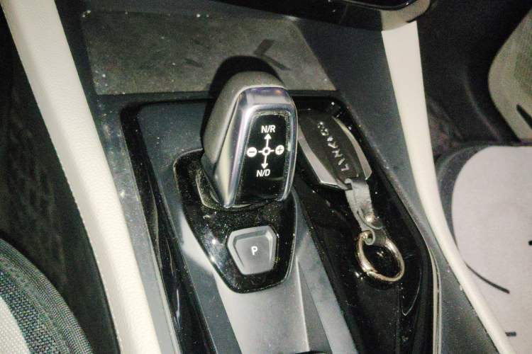 Used Lynk & Co 02 2019 1.5T DCT Two-Wheel Drive Shine Pro Edition China VI Standard Gear Lever