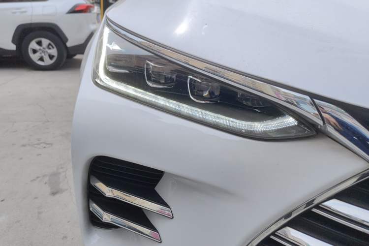 Used BYD Tang New Energy 2018 DM 2.0T All-Wheel Drive Smart Connect Advanced Model 7 Seats China V Emission Standard