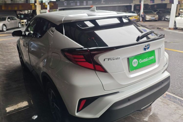 Used Toyota C-HR 2021 Dual-Motor 2.0L E-CVT Luxury Edition
