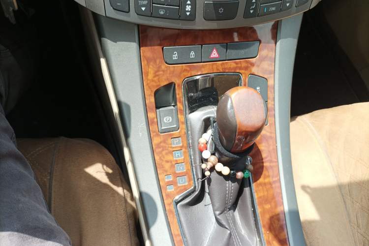 Used Buick LaCrosse 2011 2.4L SIDI Elegant Edition Gear Lever