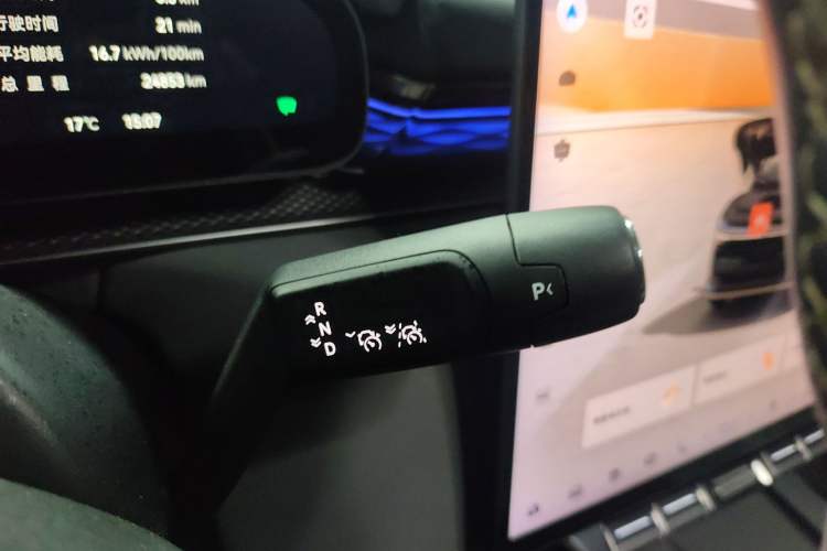 Used Zeekr 7X 2025 100 kWh Long-Range Rear-Wheel Drive with Intelligent Driving Features