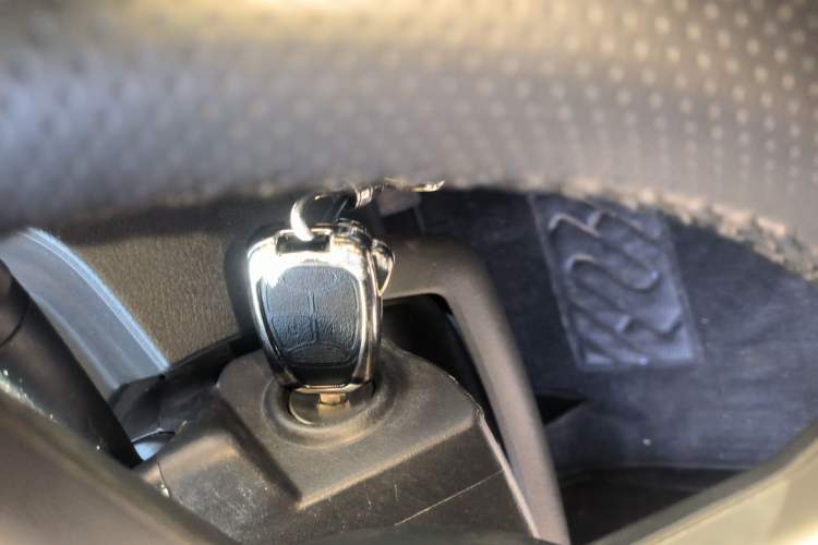 Used Jeep Compass 2013 2.0L Two-Wheel Drive Black Luxury Edition