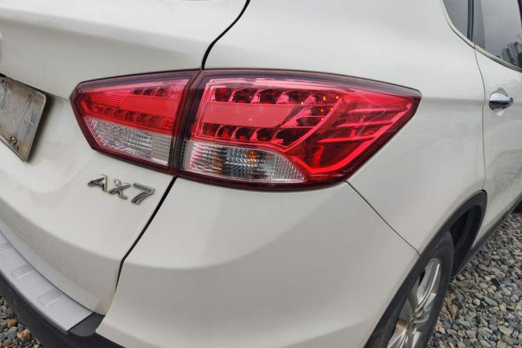 Used Dongfeng Aeolus AX7 2015 2.0L Automatic Zhiyue Version
