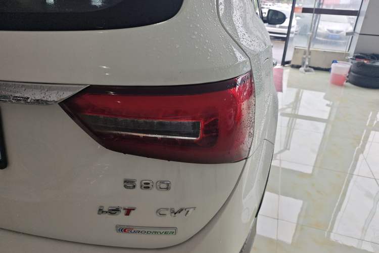 Used Dongfeng Fengon 580 2017 1.5T CVT Luxury Model Right Rear Taillight