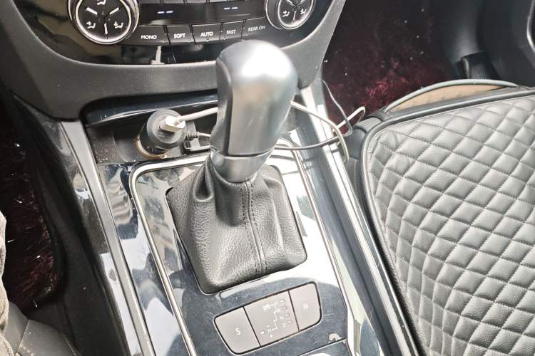 Used Peugeot 508 2012 2.0L Automatic Smart Enjoyment Version Gear Lever