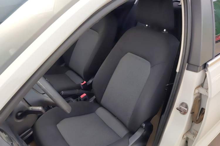 Used Volkswagen Jetta 2013 1.6L Manual Fashion Edition
