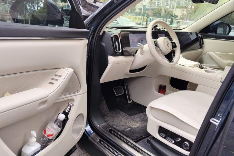 Used Hima AITO M8 2025 Extended-Range Max+ Version 53.4 kWh 5-Seater Edition