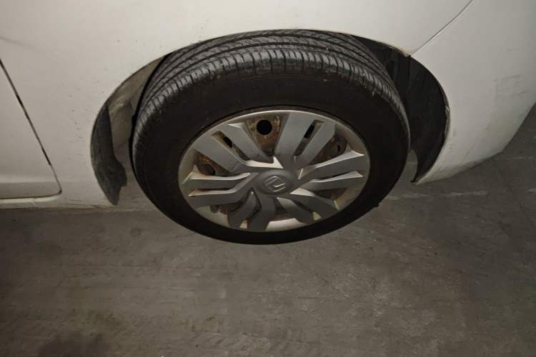 Used Honda Fit 2014 1.5L LX CVT Comfort Model Right Front Wheel Hub