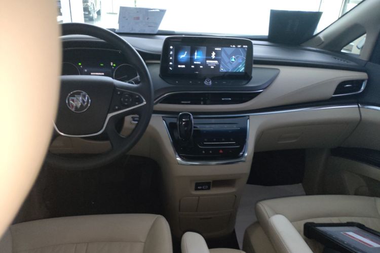 Used Buick GL8 2023 Facelifted Land Cruiser Executive Luxury Version
