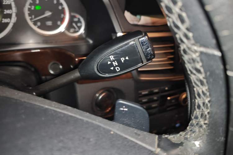 Used Mercedes-Benz E-Class 2011 E 300 L Elegant Model
