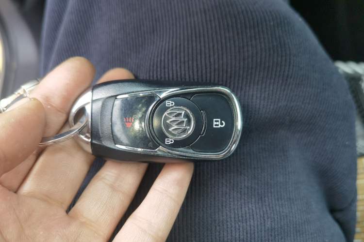 Used Buick Envision 2015 20T Two-Wheel-Drive Elite Model
