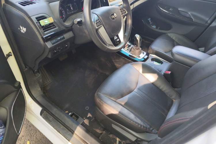 Used BYD e5 2016 300 Luxury Edition
