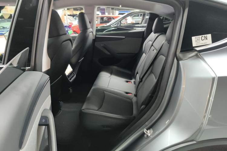 Used Tesla Model Y 2025 Rear-Wheel-Drive Version
