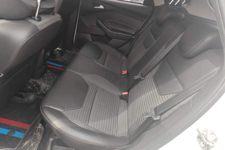 Used Ford Focus 2015 Hatchback 1.6L Automatic Fashion Edition
