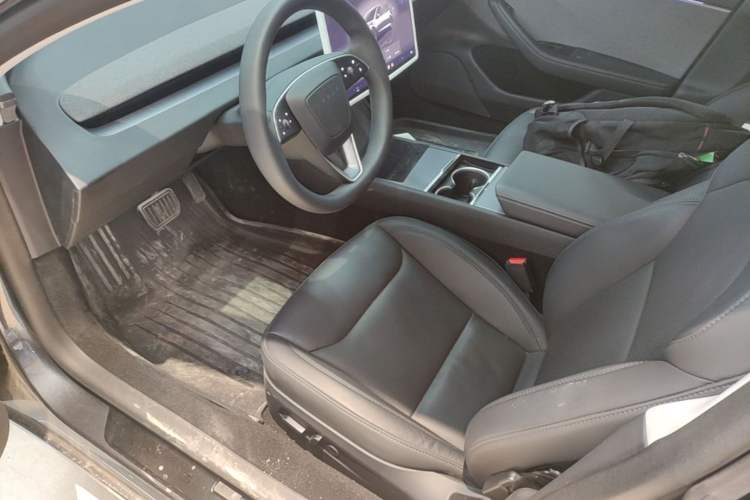 Used Tesla Model 3 2025 Rear-Wheel-Drive Version
