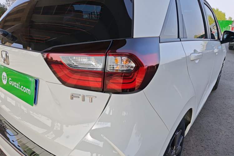 Used Honda Fit 2022 1.5L CVT Trendy Sunroof Edition Exterior 3