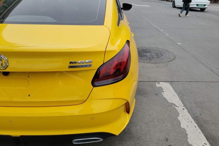 Used MG 5 2021 180 DVVT Manual Youth Luxury Edition Exterior 6