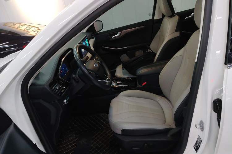 Used Ford Escape 2020 EcoBoost 245 Four-Wheel Drive Luxury Edition
