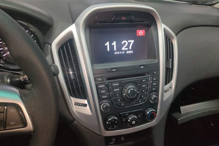 Used JMC Yusheng S350 2013 2.4T Automatic 4x4 Diesel Luxury 5-Seater Audio And AC Panel